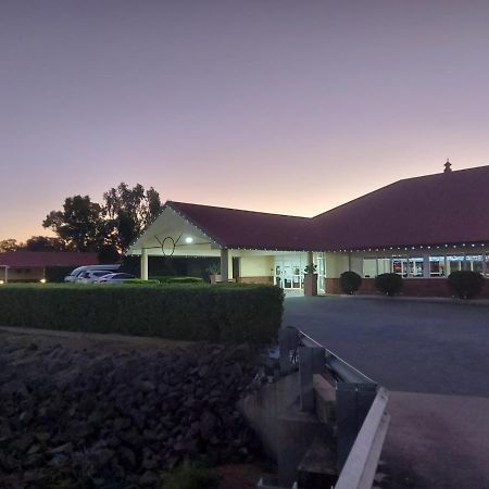 Emerald Explorers Inn Buitenkant foto