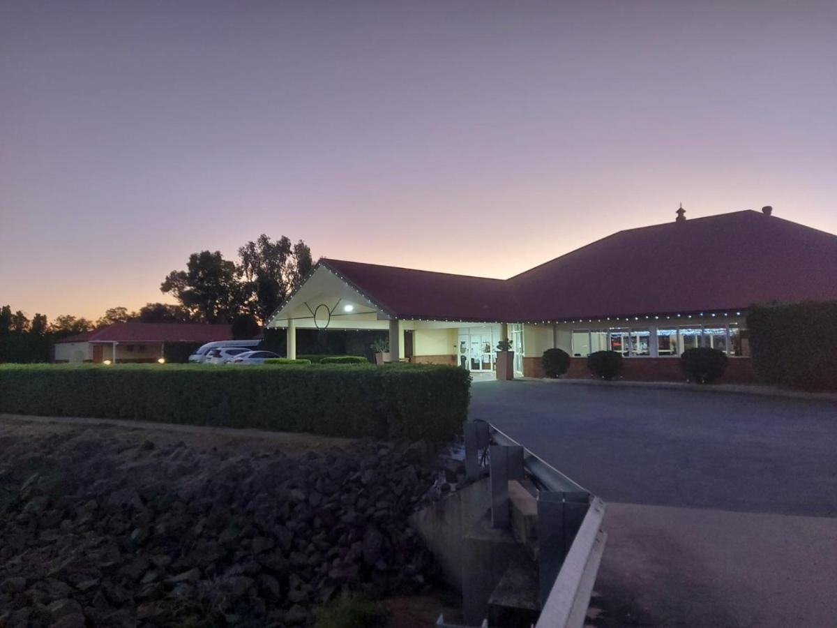Emerald Explorers Inn Buitenkant foto