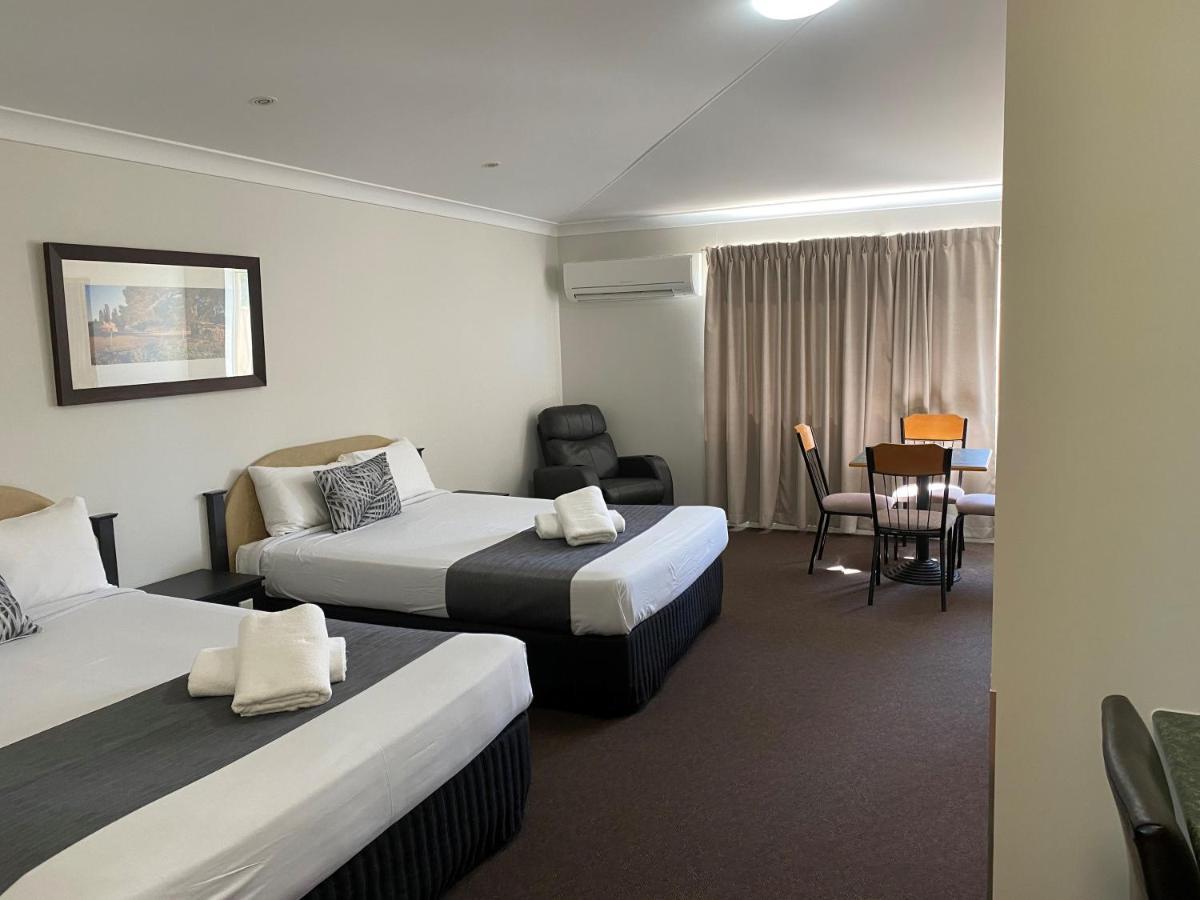 Emerald Explorers Inn Buitenkant foto