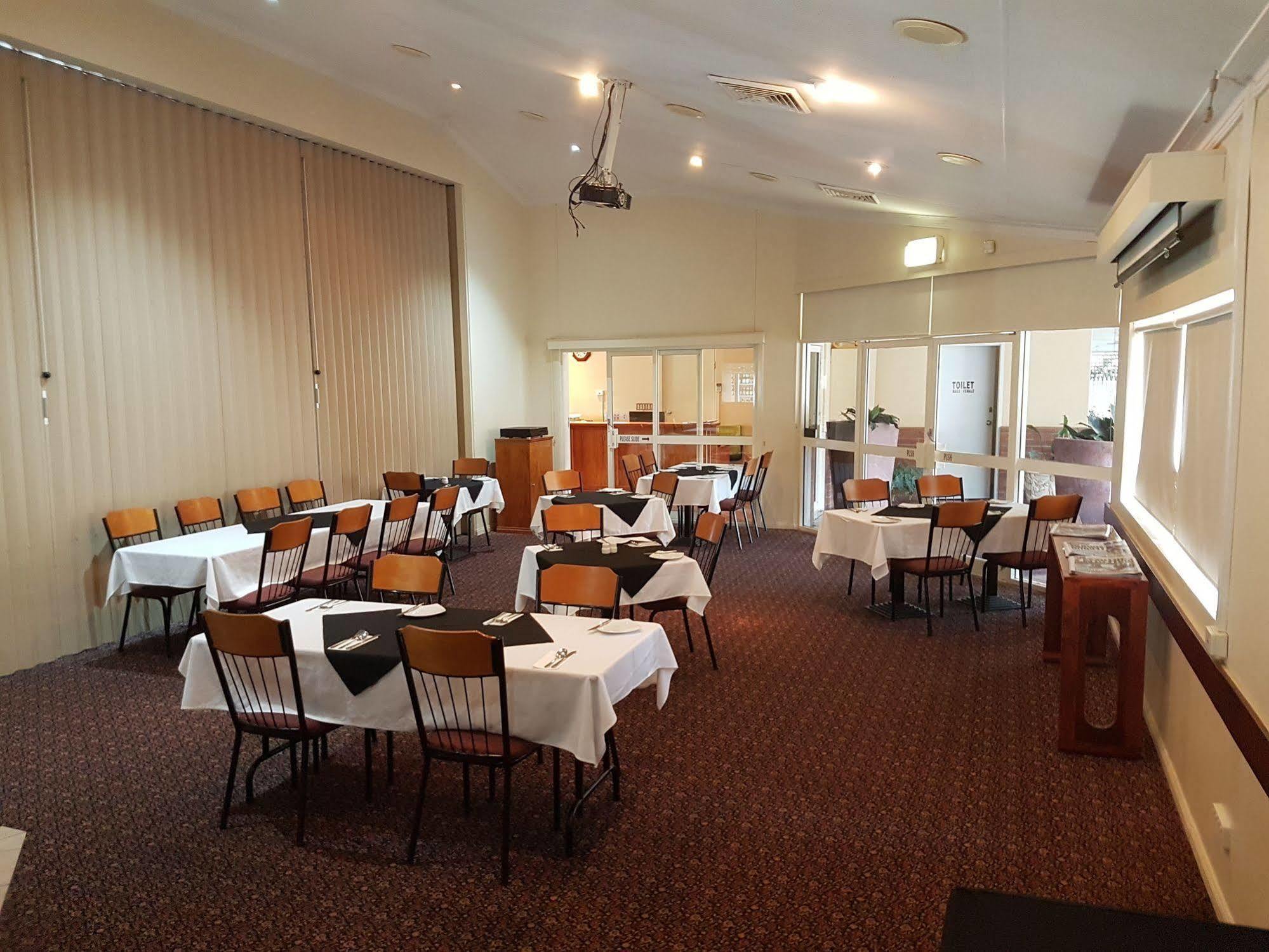 Emerald Explorers Inn Buitenkant foto