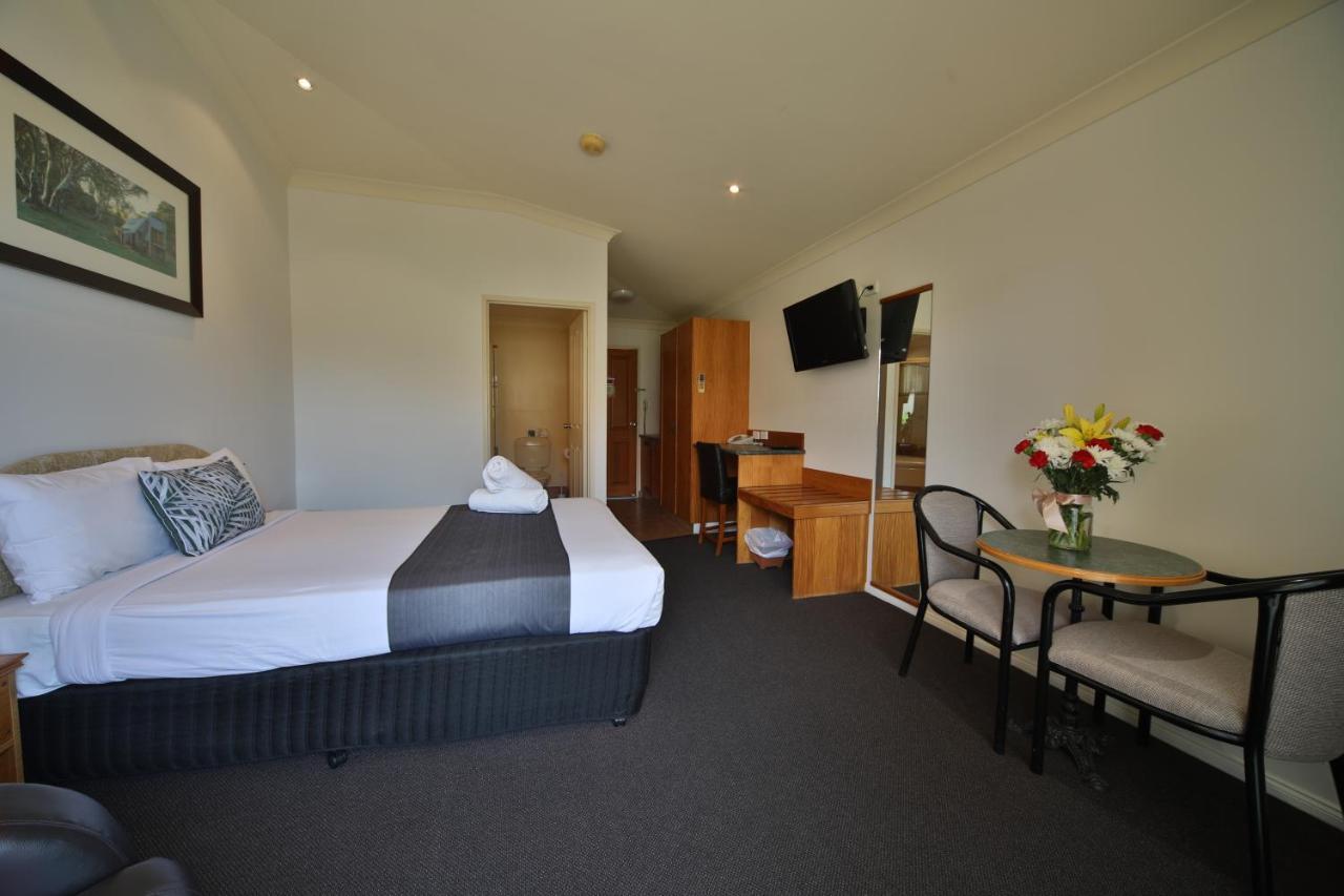 Emerald Explorers Inn Buitenkant foto